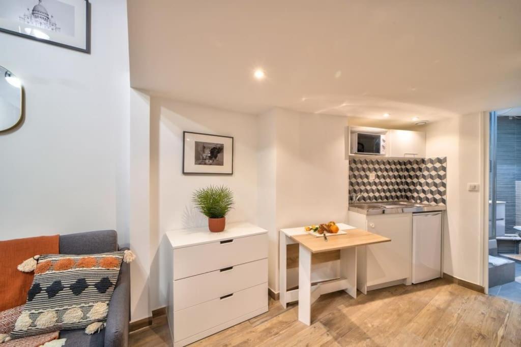 Bel Appartement Au Coeur De Montmartre Париж Екстериор снимка