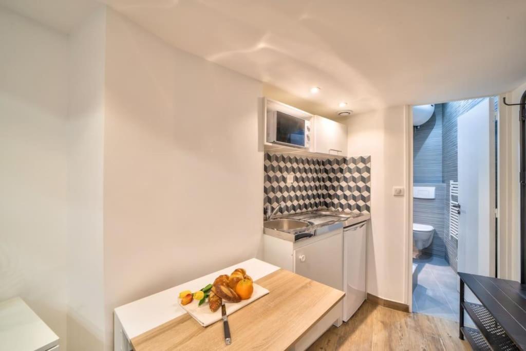 Bel Appartement Au Coeur De Montmartre Париж Екстериор снимка