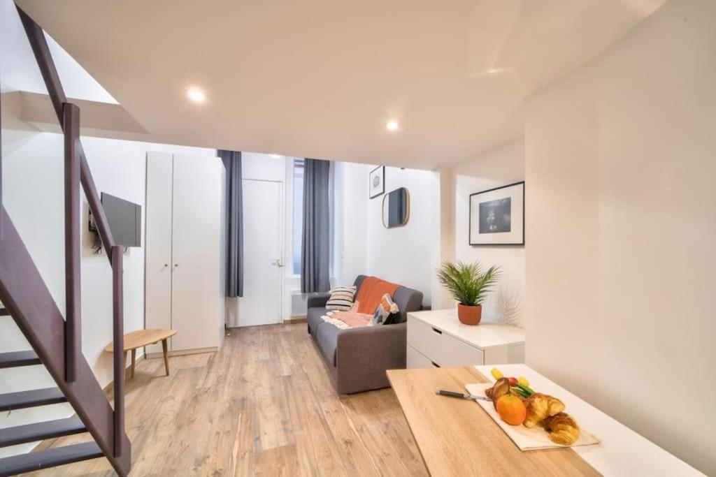 Bel Appartement Au Coeur De Montmartre Париж Екстериор снимка